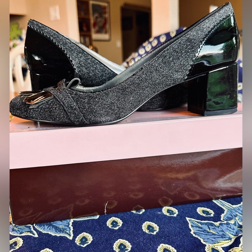 Bandolino "Bossomina" pumps, grey herringbone / black patent kiltie, size 8.5 M